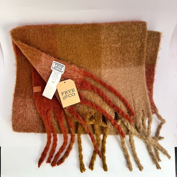 FRYE AND CO. Accessories - NWT Frye And Co Wide Band Fringed Winter Scarf Pumpkin Spice